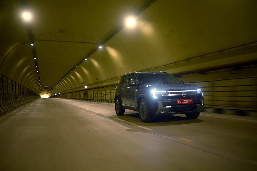 Nissan Tekton - The Handsome SUV